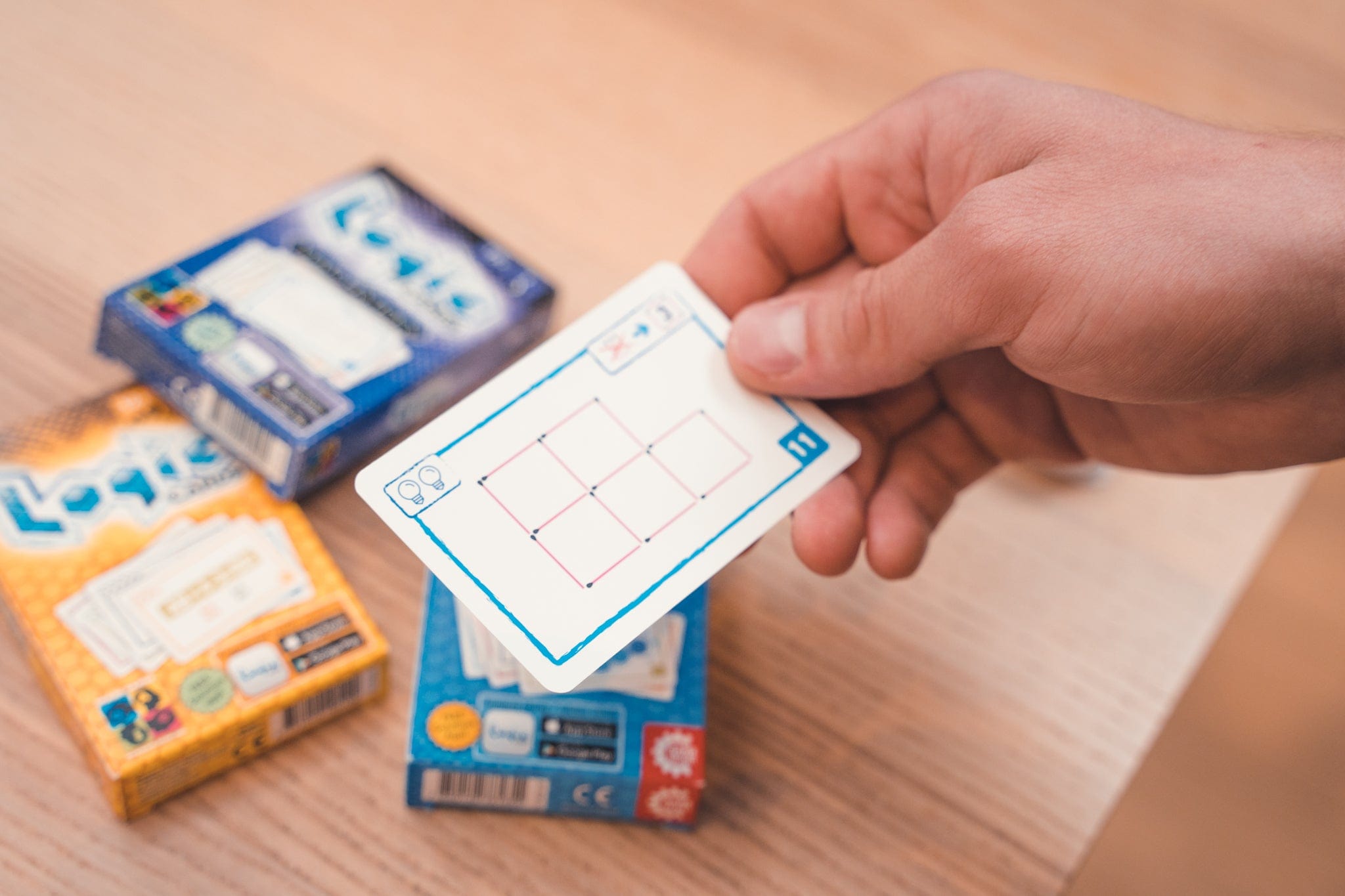 Logic Cards Yellow brain teaser – Brain Games Publishing